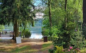 Ośrodek La La Las - domki letniskowe w lesie nad jeziorem